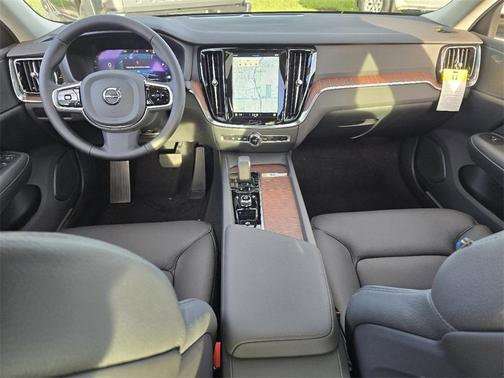 2025 Volvo S60 B5 Plus