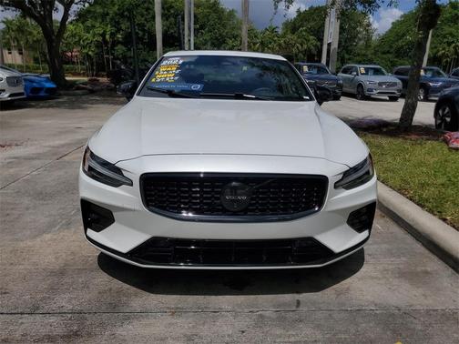 2024 Volvo S60 B5 Plus Black Edition
