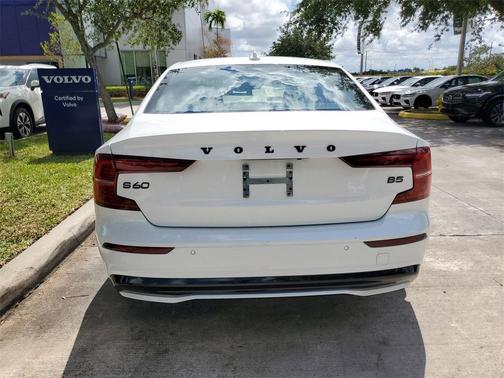 2024 Volvo S60 B5 Plus Black Edition