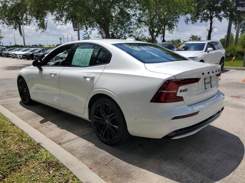 2024 Volvo S60 B5 Plus Black Edition