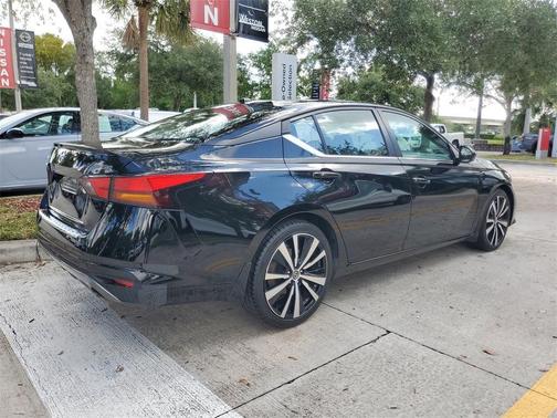 2021 Nissan Altima 2.5 SR