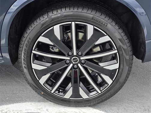2025 Volvo XC90 Plug-In Hybrid T8 Ultra 6-Seater
