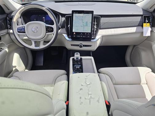 2025 Volvo XC90 Plug-In Hybrid T8 Ultra 6-Seater