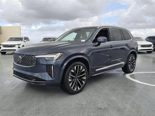 2025 Volvo XC90 Plug-In Hybrid T8 Ultra 6-Seater