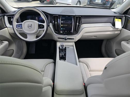 2025 Volvo XC60 Plug-In Hybrid T8 Ultra