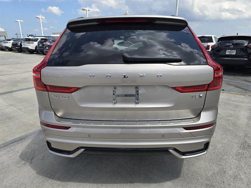 2025 Volvo XC60 Plug-In Hybrid T8 Ultra