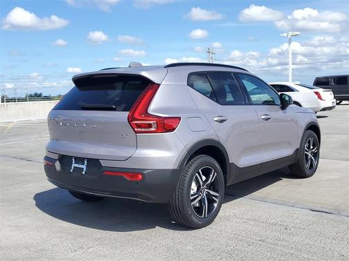 2026 Volvo XC40 B4 Core