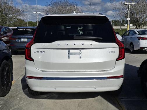 2025 Volvo XC90 Plug-In Hybrid T8 Ultra 7-Seater