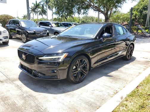 2024 Volvo S60 B5 Plus Black Edition