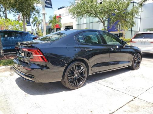 2024 Volvo S60 B5 Plus Black Edition