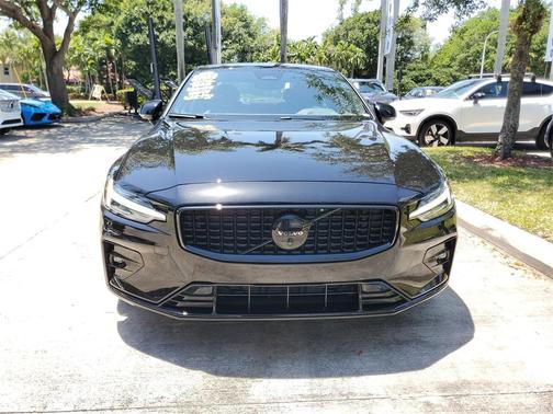 2024 Volvo S60 B5 Plus Black Edition