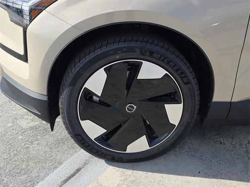 2026 Volvo EX30 Twin Motor Plus