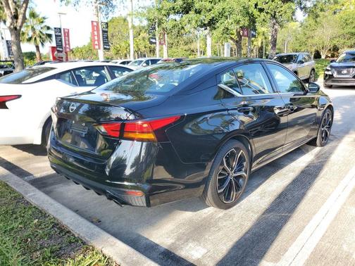 Black 2024 Nissan Altima 2.5 SR