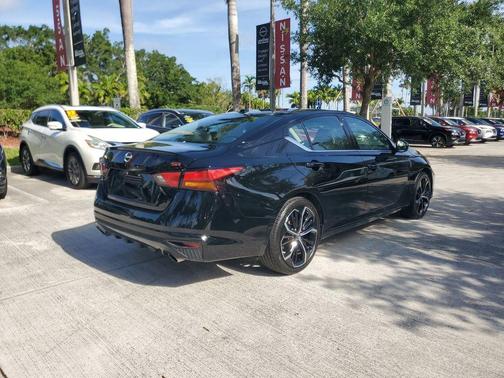 Black 2024 Nissan Altima 2.5 SR