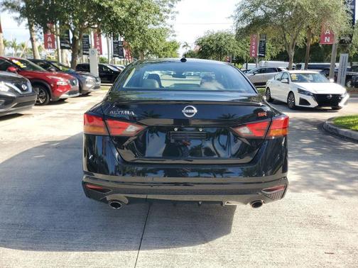 Black 2024 Nissan Altima 2.5 SR