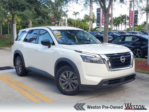 Glacier White 2024 Nissan Pathfinder S
