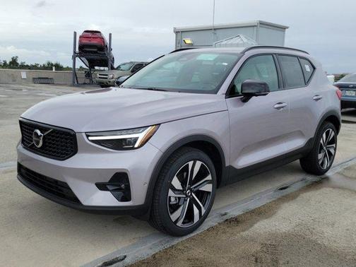 2026 Volvo XC40 B5 Ultra