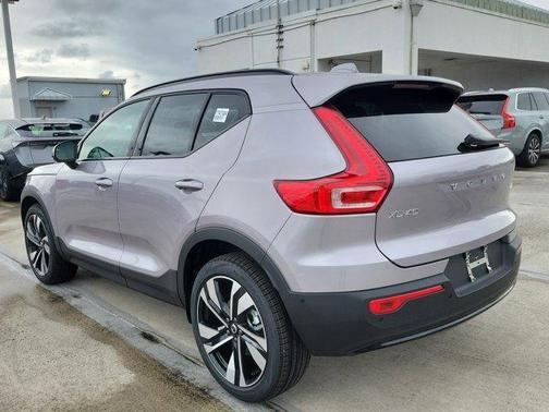 2026 Volvo XC40 B5 Ultra