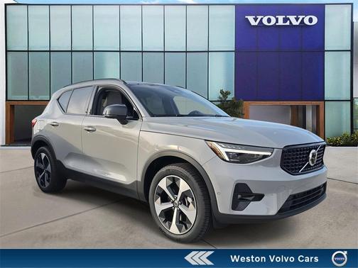 2026 Volvo XC40 B5 Plus