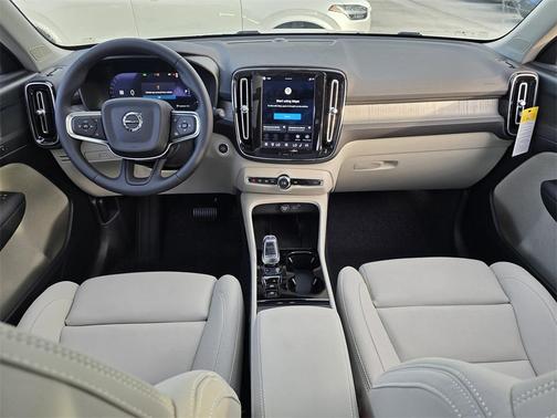 2026 Volvo XC40 B5 Plus