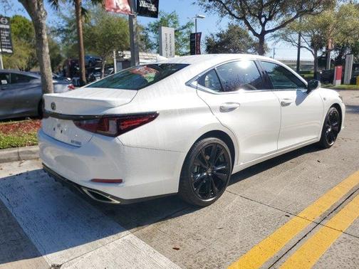 2024 Lexus ES 350 F SPORT Handling