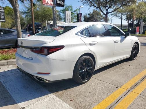2024 Lexus ES 350 F SPORT Handling