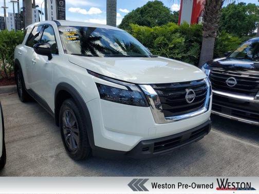2023 Nissan Pathfinder S
