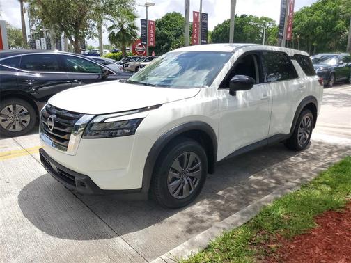 2023 Nissan Pathfinder S