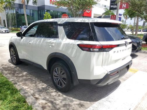2023 Nissan Pathfinder S