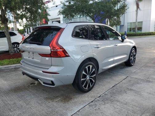 Silver 2023 Volvo XC60 Recharge Plug-In Hybrid T8 Plus Dark Theme
