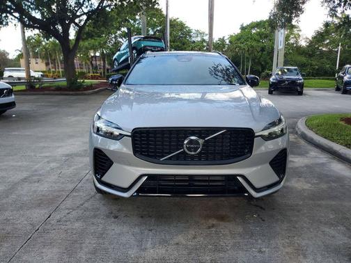 Silver 2023 Volvo XC60 Recharge Plug-In Hybrid T8 Plus Dark Theme