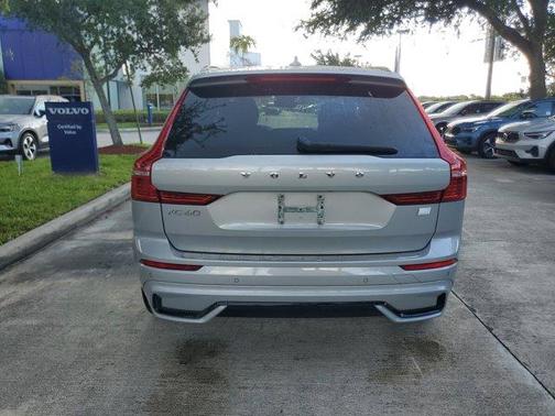 Silver 2023 Volvo XC60 Recharge Plug-In Hybrid T8 Plus Dark Theme