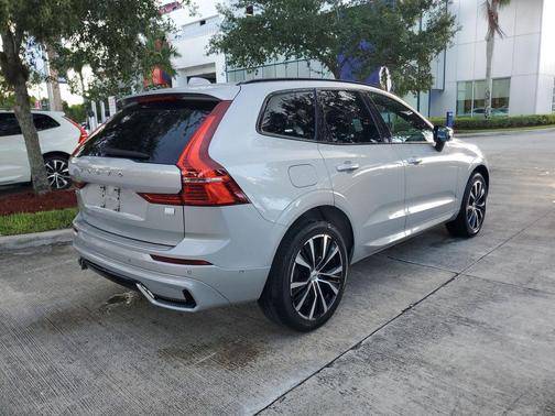 Silver 2023 Volvo XC60 Recharge Plug-In Hybrid T8 Plus Dark Theme
