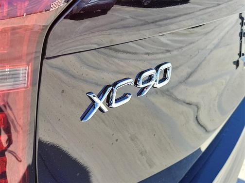 2026 Volvo XC90 B6 Ultra Dark Theme 7-Seater