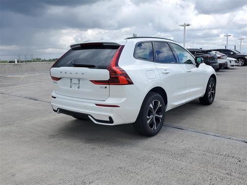 2026 Volvo XC60 B5 Core