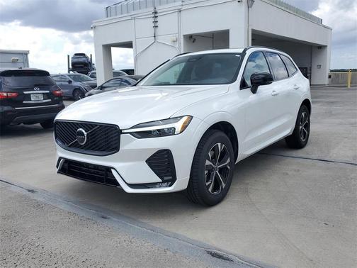 2026 Volvo XC60 B5 Core