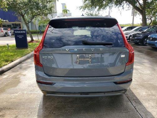 Gray Metallic 2022 Volvo XC90 Recharge Plug-In Hybrid T8 R-Design 7 Passenger