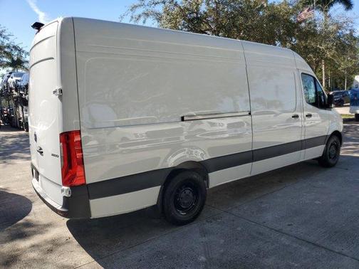 2025 Mercedes-Benz Sprinter 2500 170 WB