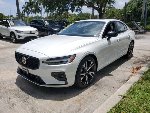 2025 Volvo S60 B5 Core