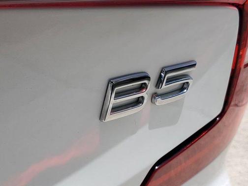 2025 Volvo S60 B5 Core