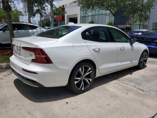 2025 Volvo S60 B5 Core