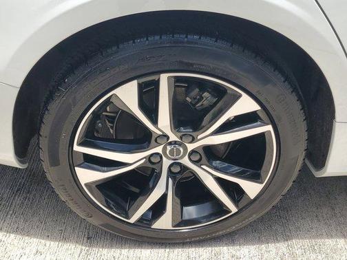 2025 Volvo S60 B5 Core