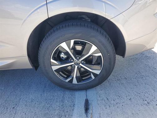 2026 Volvo XC60 B5 Core