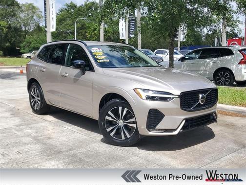 Bright 2025 Volvo XC60 B5 Core
