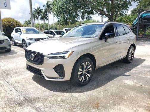 Bright 2025 Volvo XC60 B5 Core