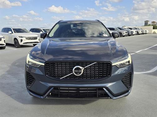 2025 Volvo XC60 Plug-In Hybrid T8 Plus