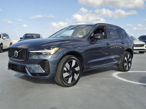 2025 Volvo XC60 Plug-In Hybrid T8 Plus