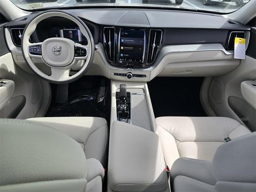 2025 Volvo XC60 Plug-In Hybrid T8 Plus