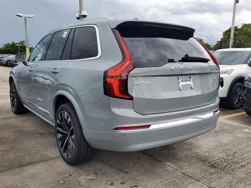 2026 Volvo XC90 B6 Plus 7-Seater
