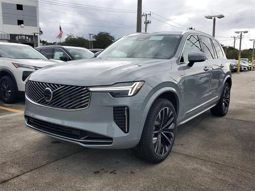 2026 Volvo XC90 B6 Plus 7-Seater